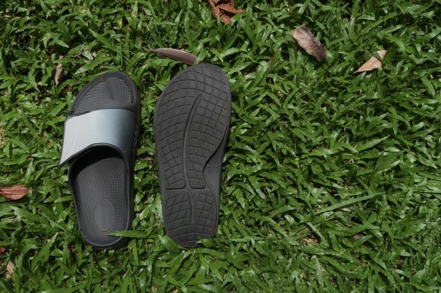 運動拖鞋品牌OOFOS是神器?還是噱頭?實測真的很舒服