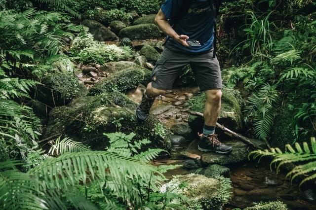Columbia(哥倫比亞) 高幫防水徒步鞋,跋山涉水無所畏懼