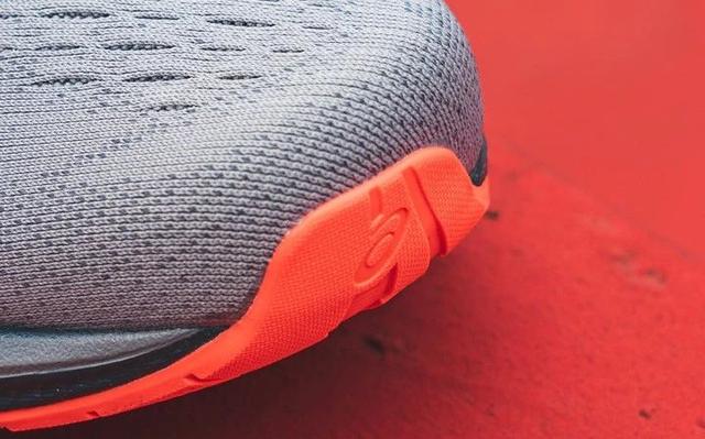 今天穿著剛買的ASICS亞瑟士GELKAYANO 27跑鞋實(shí)跑分享