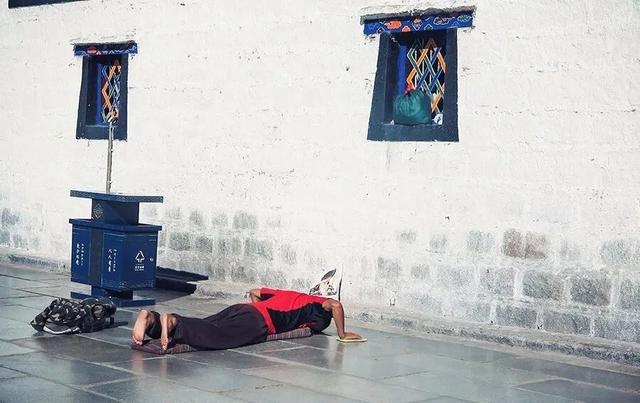 大昭寺與舊城區,每一個到拉薩旅游的人都會來的地方