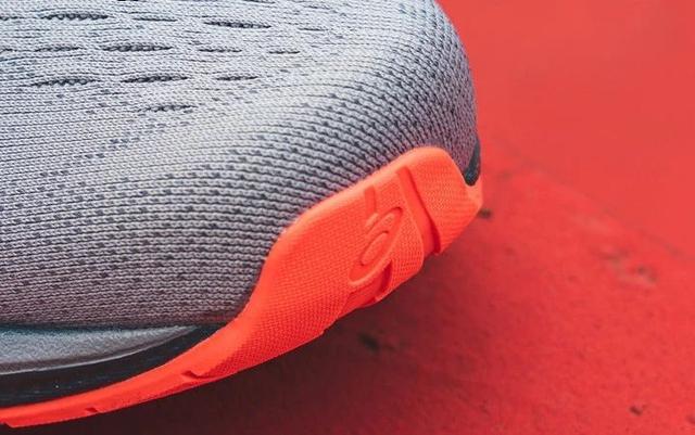 今天穿著剛買的ASICS亞瑟士GELKAYANO 27跑鞋實(shí)跑分享