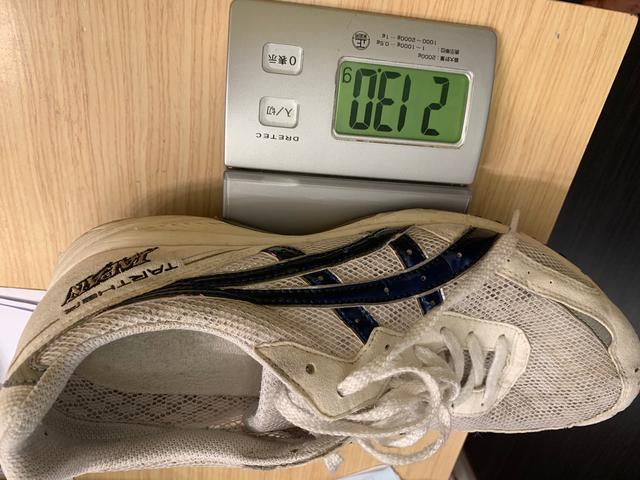 亞瑟士跑鞋上腳體驗,ASICS亞瑟士的第一雙碳板跑鞋