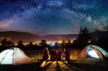 野外露營想要睡得更好?讓你一覺到天亮的露營必備用品和知識技巧