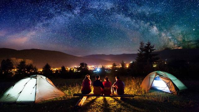 野外露營想要睡得更好?讓你一覺到天亮的露營必備用品和知識技巧