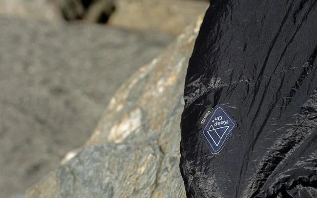 野外露營時睡袋、睡墊怎么少的了,那如何挑選呢?