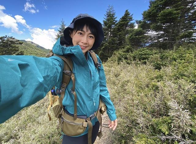 小眾戶外品牌Rab連帽防水外套測評,適合春夏使用的輕量沖鋒衣