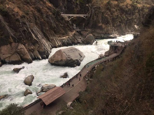 你一年四季云南值得去的景點,寫下這份虎跳峽徒步行程