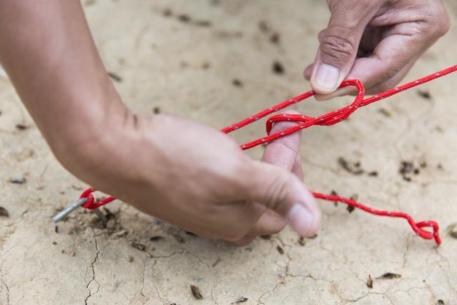 實用野外露營教學,學會5種常用繩結從此露營不必怕