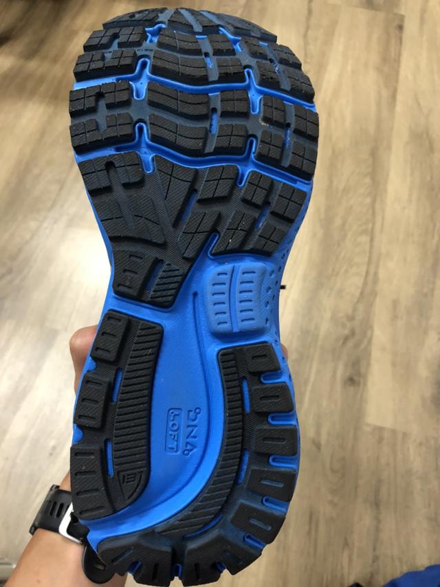 BROOKS布魯克斯GHOST 13緩震跑鞋實測,讓你跑步如行云流水般