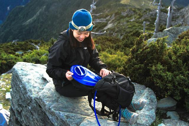 CamelBak駝峰水袋實測,相見恨晚的一款戶外裝備分享