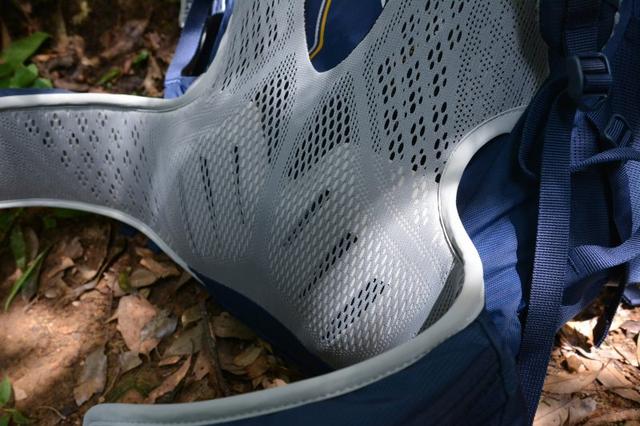 適合新手入門的一款登山背包,Lowe Alpine戶外背包測評