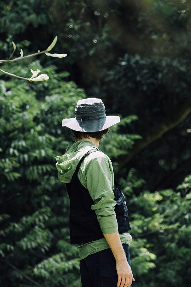 一起去爬山,夏日戶外徒步帶上“它們”讓旅程更有趣