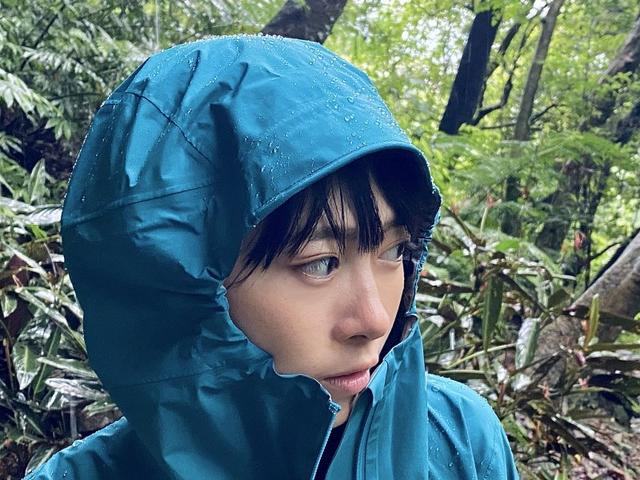 小眾戶外品牌Rab連帽防水外套測評,適合春夏使用的輕量沖鋒衣