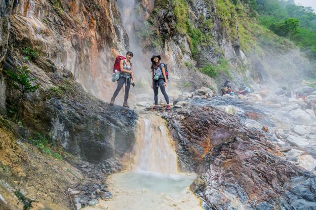 KEEN透氣舒適女生專屬溯溪涼鞋測評,夏日必備的戶外鞋