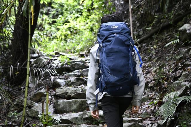 適合新手入門的一款登山背包,Lowe Alpine戶外背包測評