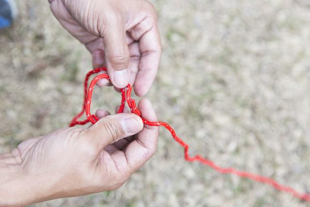 實用野外露營教學,學會5種常用繩結從此露營不必怕
