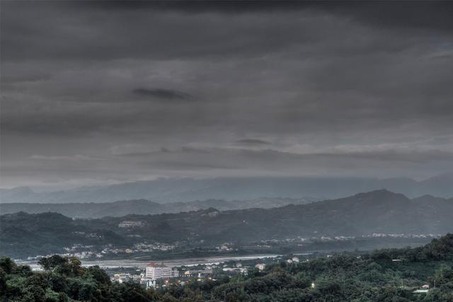 爬山遇到下雨怎么辦?可以看看這些不可或缺的登山雨具裝備品牌