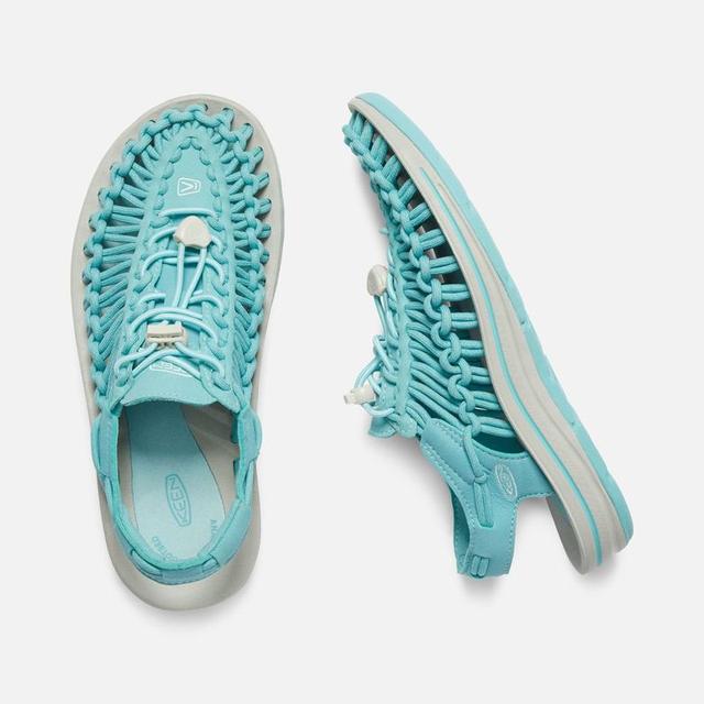 玩戶外的女生穿著這些涼鞋不僅貌美如花,還能上山下海