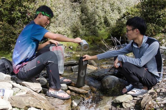 Oofos運動恢復拖鞋實測,丟了你那雙在超市里買的拖鞋吧