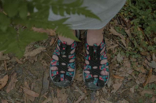 戶外涼鞋推薦KEEN Whisper溯溪鞋,輕量百搭戶外鞋