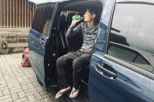 Oofos運動恢復拖鞋實測,丟了你那雙在超市里買的拖鞋吧