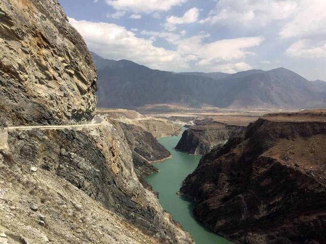 你一年四季云南值得去的景點,寫下這份虎跳峽徒步行程