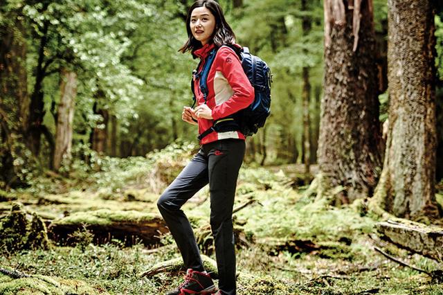 女生爬山穿什么衣服?7個必備的時尚裝束