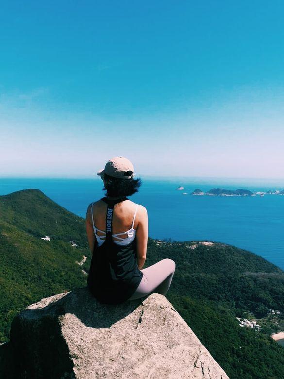 時尚女生登山穿搭造型,戶外服裝涼爽、舒適和防曬