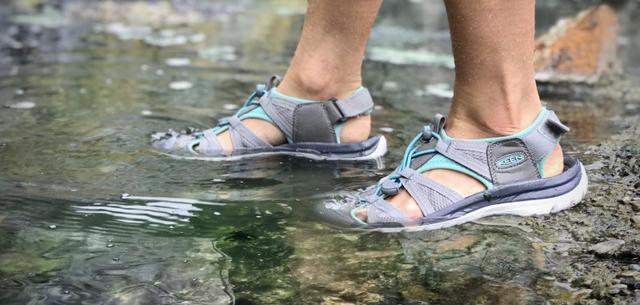 KEEN透氣舒適女生專屬溯溪涼鞋測評,夏日必備的戶外鞋