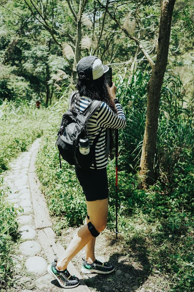 野外徒步需要什么裝備?單日輕裝戶外裝備指南