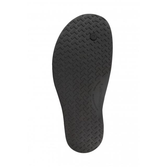 比較4款運動拖鞋,強大功能豈止拖鞋般簡單?