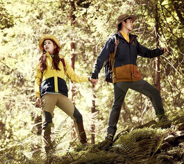 女生爬山穿什么衣服?7個必備的時尚裝束