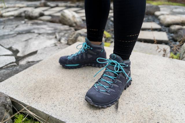 上坡好喘?下坡膝蓋痛?登山步行5種技巧