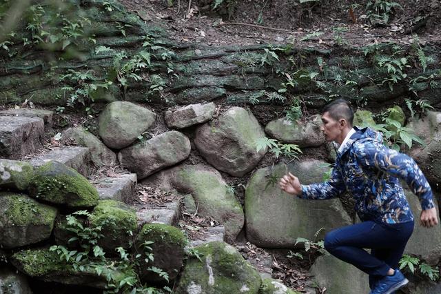 Columbia哥倫比亞沖鋒衣和徒步鞋測評,OmniTech有多強?