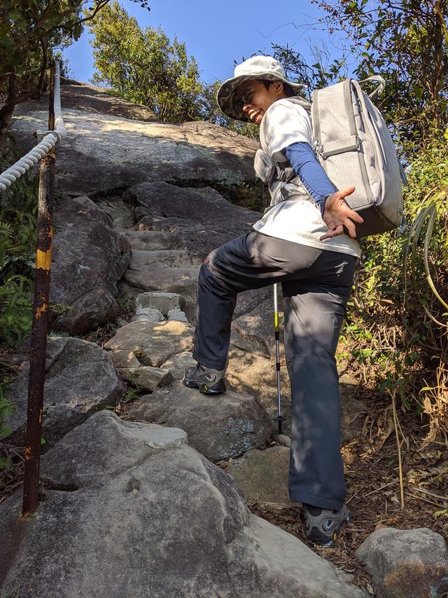 戶外徒步穿什么鞋適合?教你如何挑鞋襪子登山杖