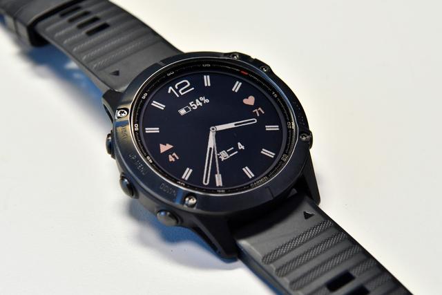 佳明Garmin太陽能戶外運動腕表開箱,大牌手表簡約卻不簡單