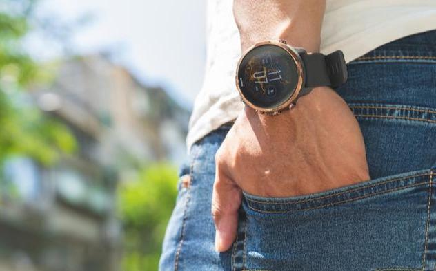 頌拓Suunto7智能手表開箱分享,簡約與滿足日常的Wear OS系統