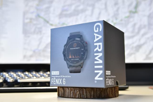 佳明Garmin太陽能戶外運動腕表開箱,大牌手表簡約卻不簡單