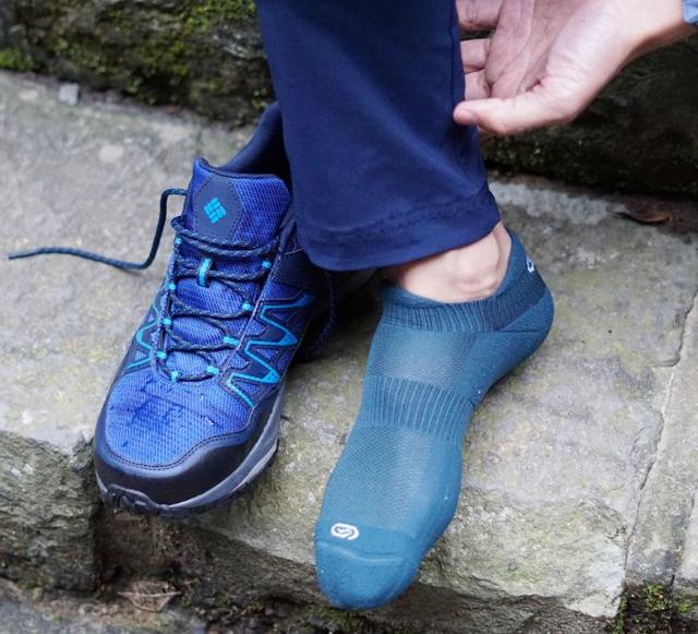 Columbia哥倫比亞沖鋒衣和徒步鞋測評,OmniTech有多強?