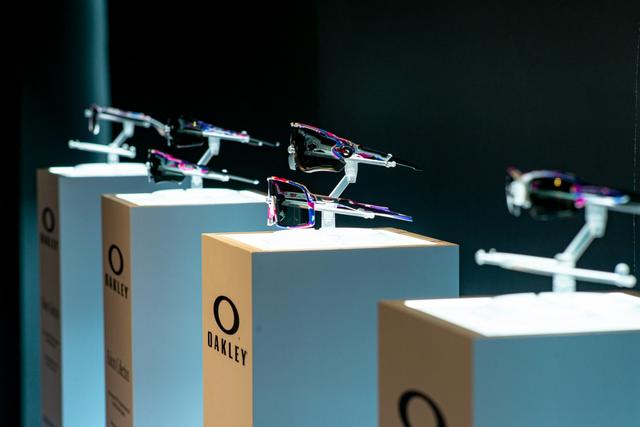 戴太陽眼鏡就是要帥,歐克利OAKLEY聯手日本藝術家山口歷聯名款發布