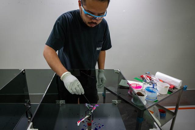 戴太陽眼鏡就是要帥,歐克利OAKLEY聯手日本藝術家山口歷聯名款發布