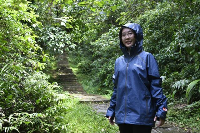 Columbia哥倫比亞防水沖鋒衣外套實測,OutDry防水材料不好?