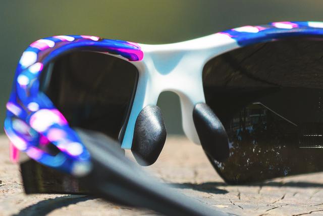 戴太陽眼鏡就是要帥,歐克利OAKLEY聯手日本藝術家山口歷聯名款發布