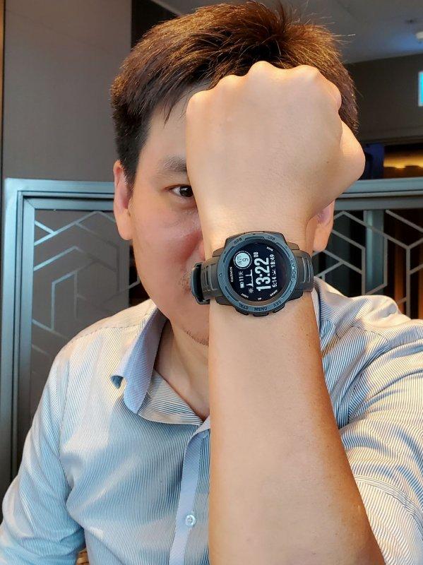 佳明手表好嗎?Garmin佳明Instinct太陽能腕表開箱實測