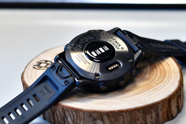 佳明Garmin太陽能戶外運動腕表開箱,大牌手表簡約卻不簡單