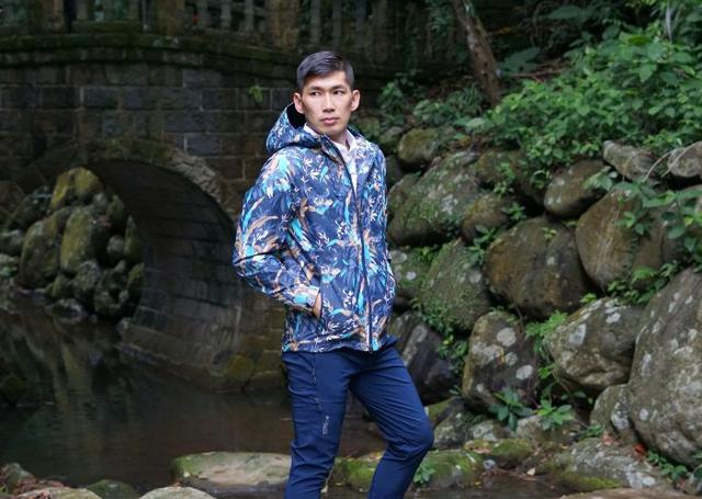 Columbia哥倫比亞沖鋒衣和徒步鞋測評,OmniTech有多強?