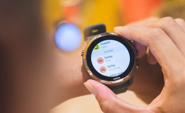 頌拓Suunto7智能手表開箱分享,簡約與滿足日常的Wear OS系統