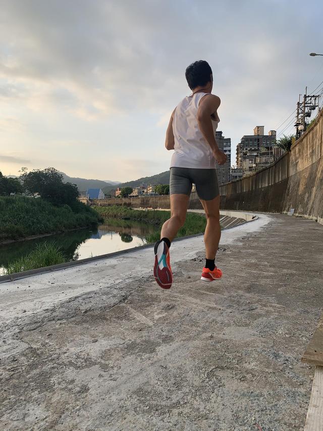 亞瑟士Ascis虎走跑鞋再升級,Tartheredge 2開箱及體驗