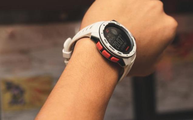 Garmin佳明Instinct聯手新世紀福音戰士聯名款手表開箱分享