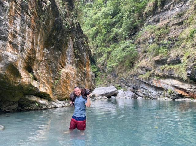 山浩Mountain Hardwear短袖T恤測評,穿著速干又舒適